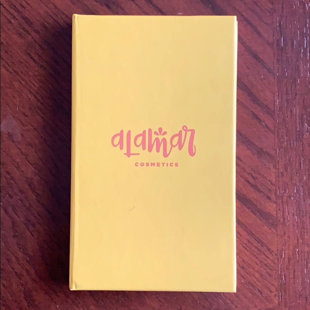 Alamar Cosmetics Eyeshadow Palette
